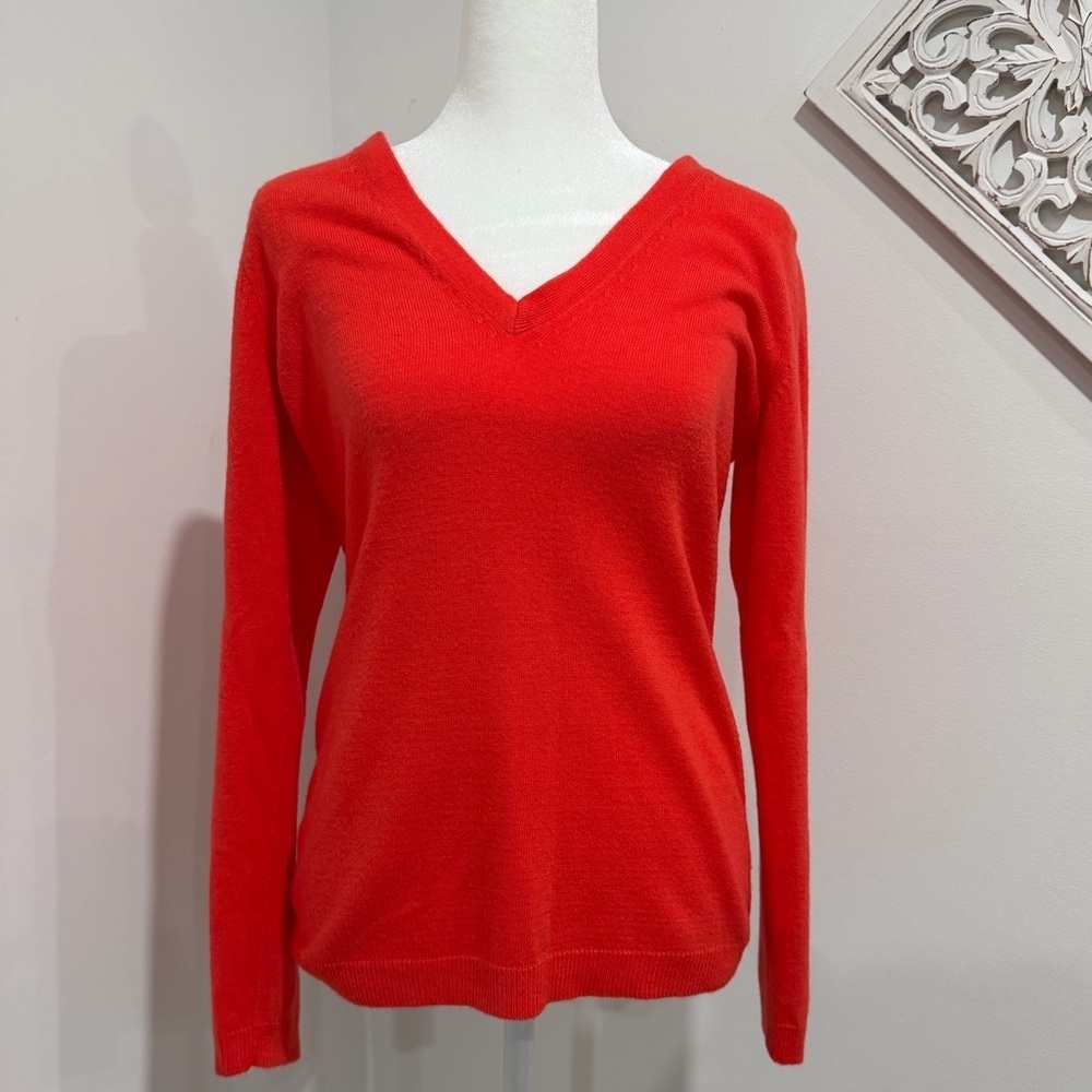New York & Company Size M Vibrant Red V-Neck Sweater